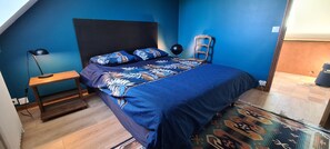 3 bedrooms, desk, iron/ironing board, free WiFi