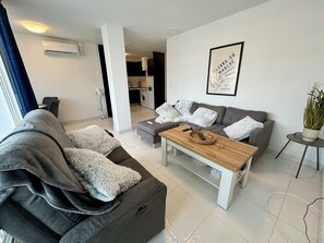 Living area - Luxury 2-Bed Marina Apartment in Alcossebre overlooking the Mediterranean! (Alcocéber)