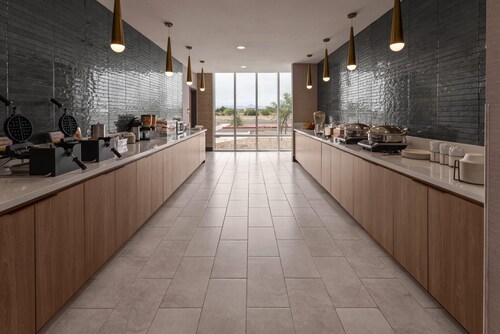 La Quinta Inn & Suites by Wyndham Phoenix West / Glendale