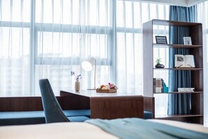 Executive Double Room | Premium bedding, down comforters, memory foam beds, free minibar - Pagoda Hotel Hangzhou West Lake Wulin (Hangzhou)