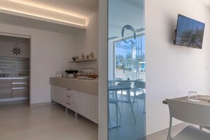 Petit déjeuner complet compris tous les jours