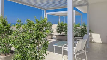 Doppia Superior, balcone | Minibar, una scrivania, postazione laptop, Wi-Fi gratuito
