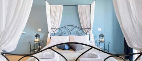 3 bedrooms, desk, iron/ironing board, travel cot