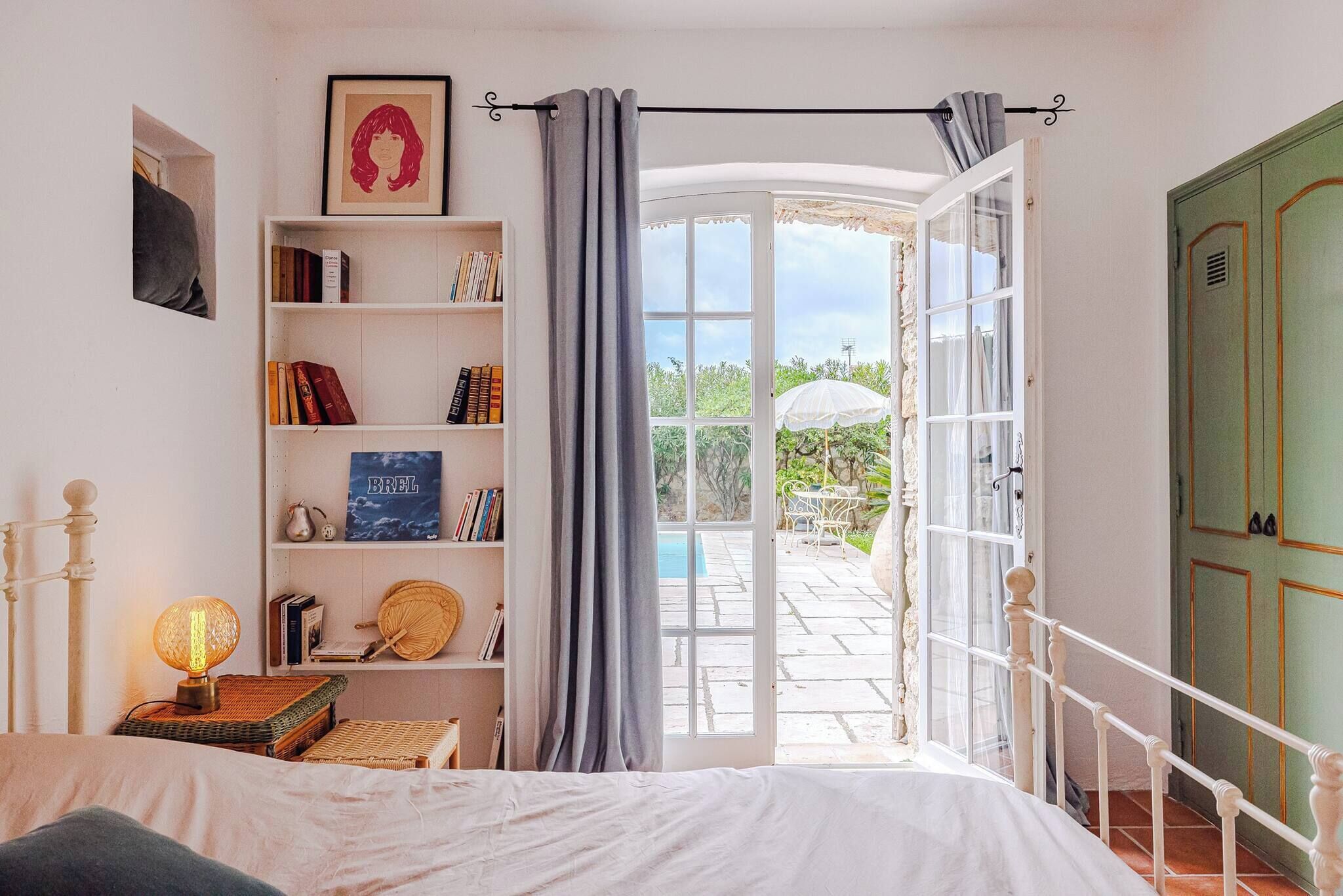 4 bedrooms, iron/ironing board, travel cot, free WiFi