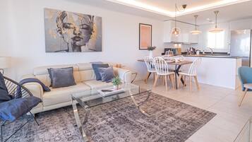 Honeymoon Apartment, 2 Bedrooms, 2 Bathrooms (Luxury Family Riviera Del Mar) | Living area | Smart TV