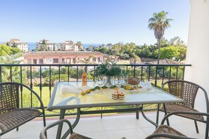 Outdoor dining - Luxury Family Riviera Del Mar (Mijas)
