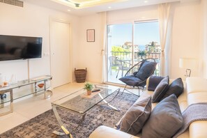 21-Zoll-Smart-TV mit Kabelempfang