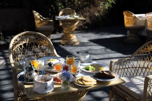 Free daily local cuisine breakfast