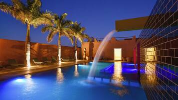 3 piscinas al aire libre