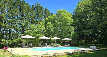 GĂźte de caractĂšre avec piscine partagĂ©e au cĆur du PĂ©rigord Noir