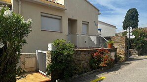 Exterior - T3 Apartment 6 ppl, terrace and parking 30m from beach (Collioure)