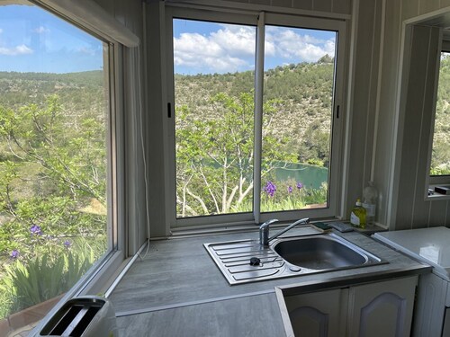 Appartement spacieux à Esparron pour 10 avec piscine