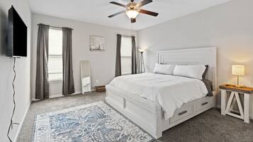 4 dormitoris, escriptori, planxa i posts de planxar i wifi