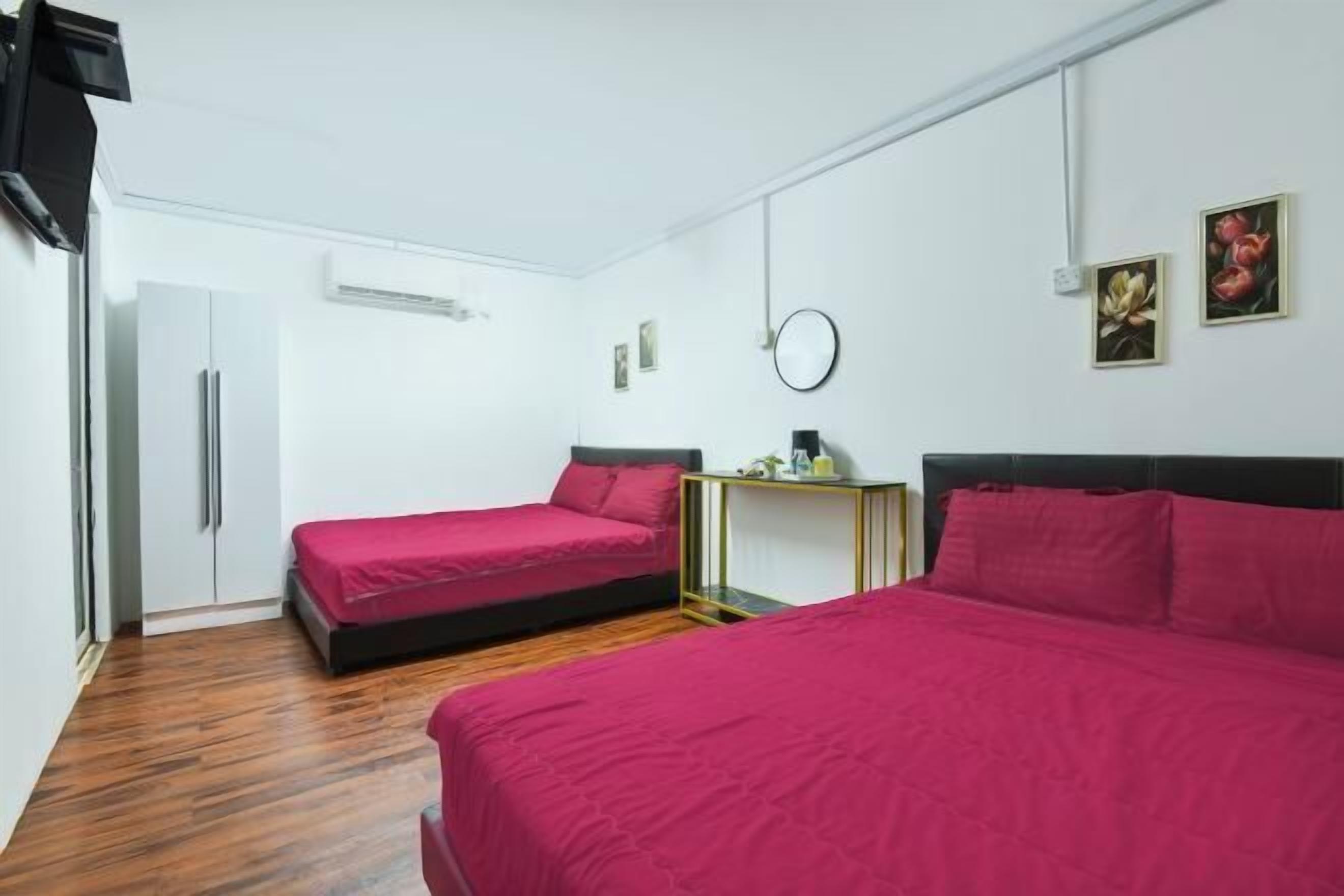 Desk, laptop workspace, free WiFi, bed sheets