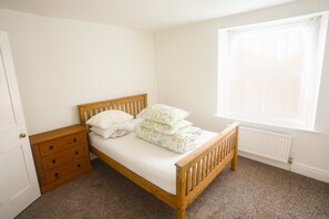 ハウス | 2 室のベッドルーム、アイロン / アイロン台、ベッドシーツ