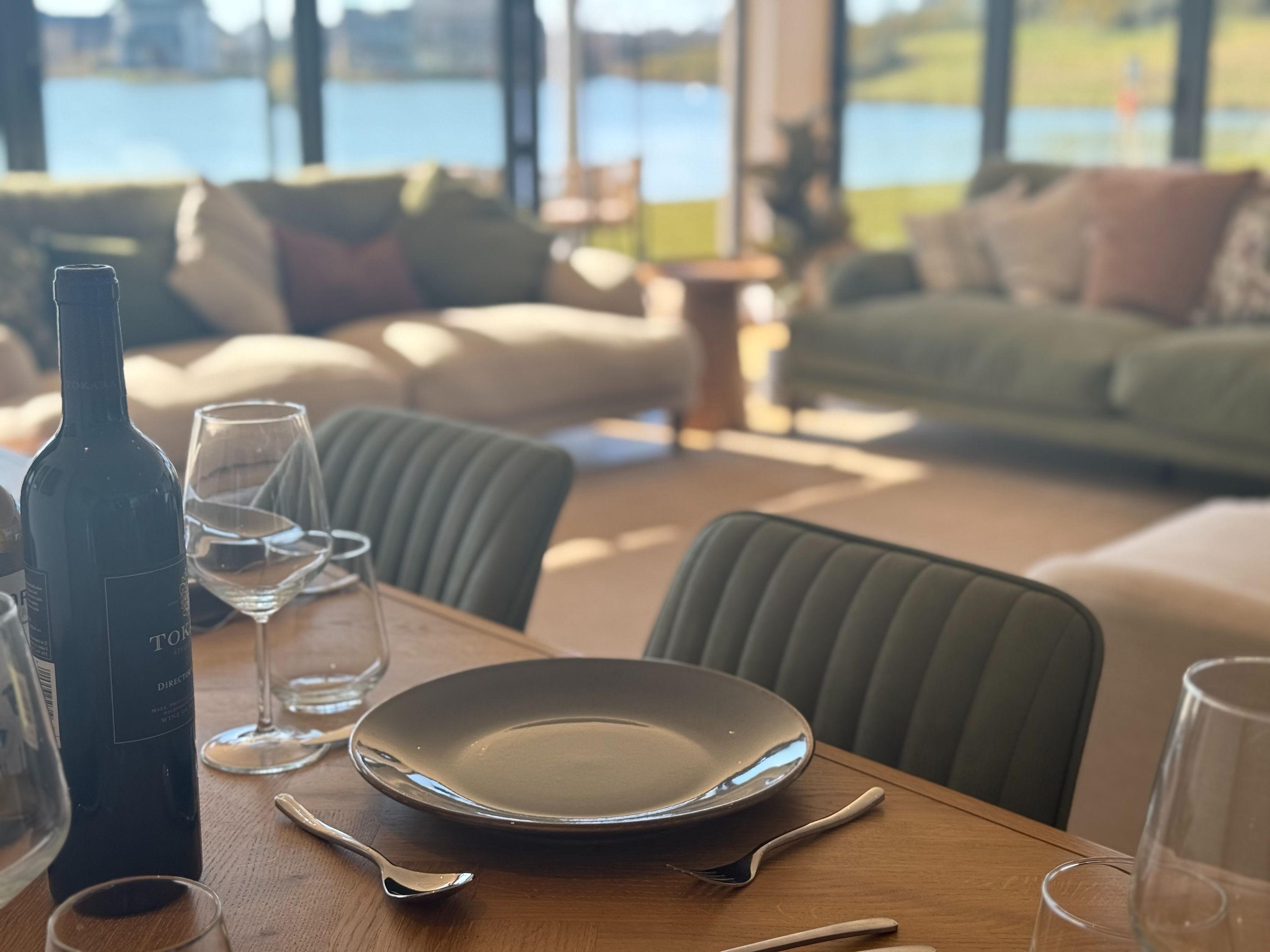 5 habitaciones, escritorio y acceso a internet 