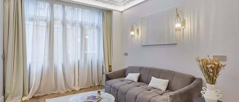 Televisio, työhuone