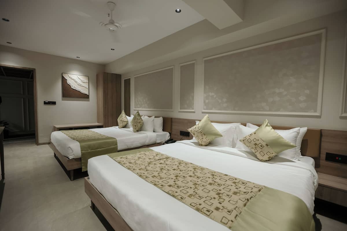 Quadruple Room | In-room safe, free WiFi