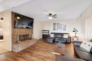 Luokittelematon kuva, 4 kautta 41, painike