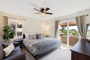 4 Schlafzimmer, Bügeleisen/Bügelbrett, Reisekinderbett, WLAN