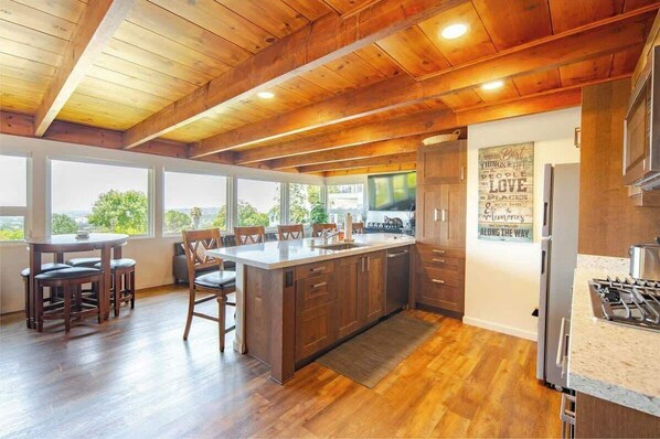 Unclassified image, 1 of 41, button