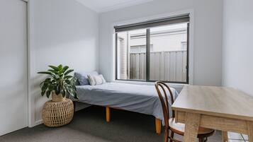 3 slaapkamers, een strijkplank/strijkijzer, wifi, beddengoed