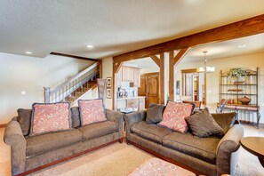 House, Multiple Beds (Apartment) | Living area