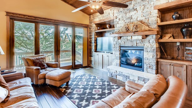 House, Multiple Beds (Apartment) | Living area | TV - Apartment (Estes Park)