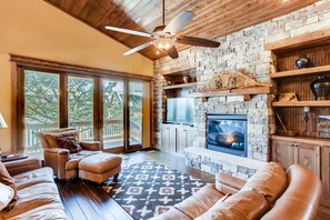 House, Multiple Beds (Apartment) | Living area