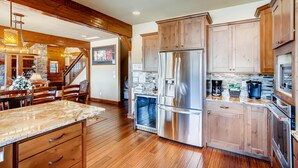 House, Multiple Beds (Apartment) | Private kitchen | Paper towels - Apartment (Estes Park)