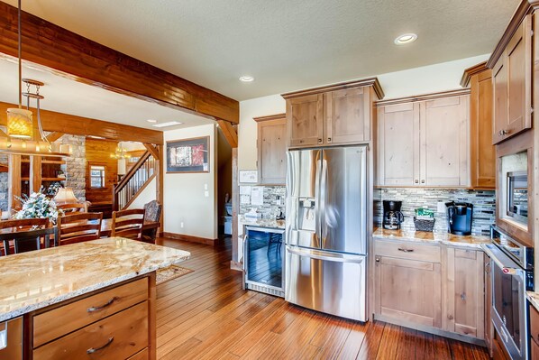 House, Multiple Beds (Apartment) | Private kitchen