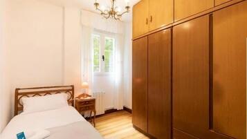 3 chambres, fer et planche Ă repasser, Wi-Fi, draps fournis