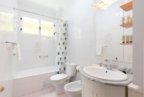 Hair dryer, towels - Apartamento Delfina. (Ondarroa)
