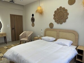 1 habitación, tabla de planchar con plancha, cuna de viaje y wifi 