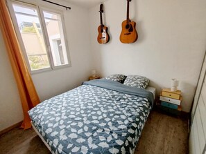 3 quartos, Wi-Fi de cortesia, roupa de cama