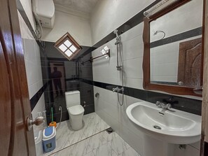 Dusche, Bidet, Toilettenpapier