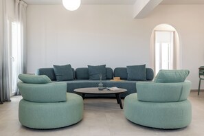 Grand-Suite, 2 Schlafzimmer, Meerblick | Wohnbereich