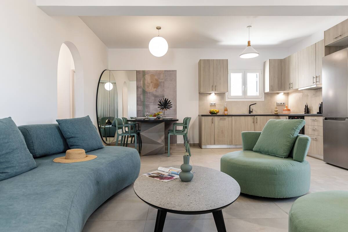 Grand Suite, 2 Bedrooms, Sea View | Living area
