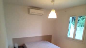 3 slaapkamers, een strijkplank/strijkijzer, wifi