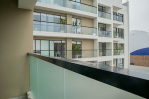 Property grounds - w* | 3BR w Balcony near Malecon in Miraflores (Unknown)