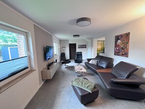 Smart-TV, peis og stereoanlegg