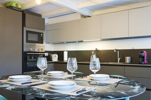 Fridge, microwave, oven, stovetop