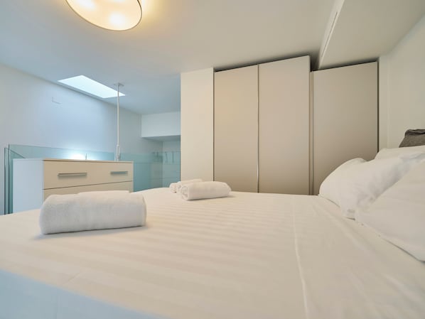 1 chambre, fer et planche à repasser, Wi-Fi gratuit, draps fournis