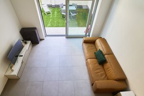 Una Smart TV, libros