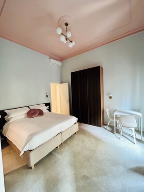 Deluxe-Studio, Balkon | Zimmersafe, Schreibtisch, Bügeleisen/Bügelbrett, kostenloses WLAN