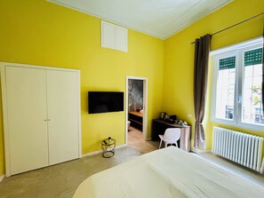 Classic Twin Room | In-room safe, desk, iron/ironing board, WiFi (free) - Aura Roma di Simona Lombardi (Rome)