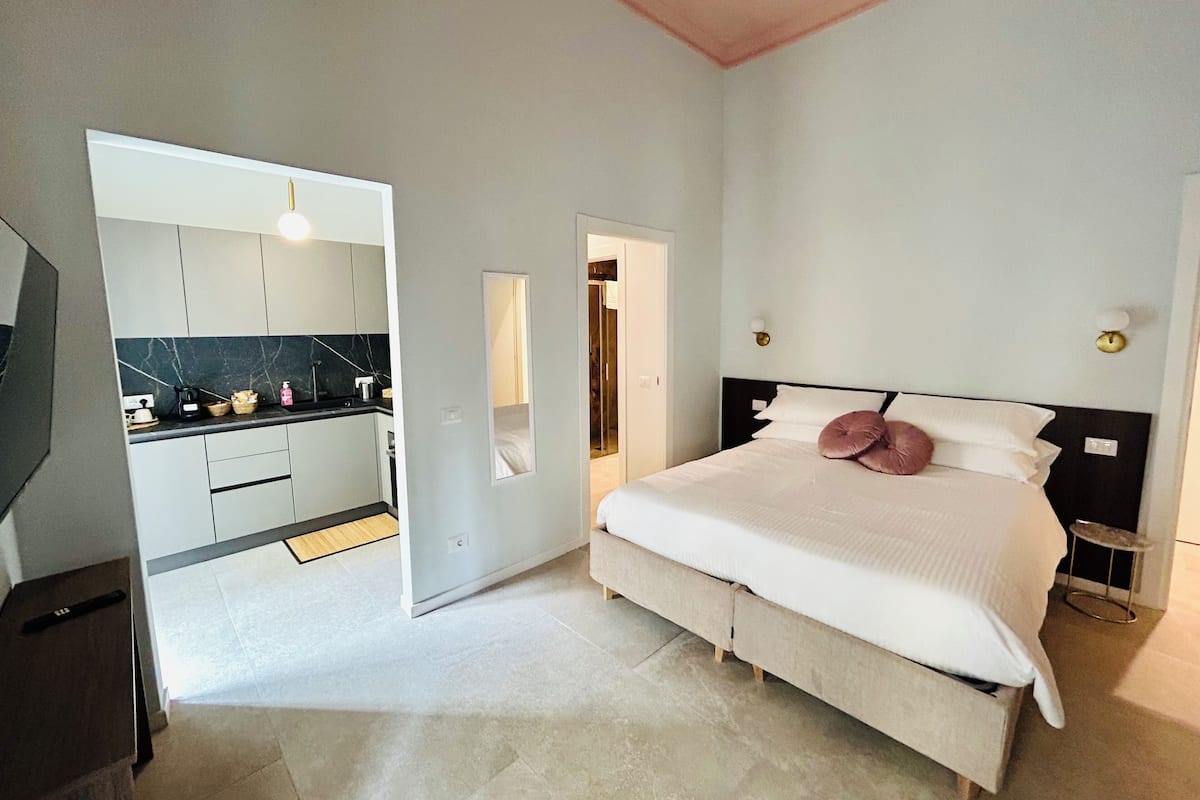 In-room safe, desk, iron/ironing board, free WiFi