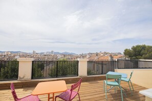 Panoramic dubbelrum - terrass - utsikt mot staden | Terrass/Patio