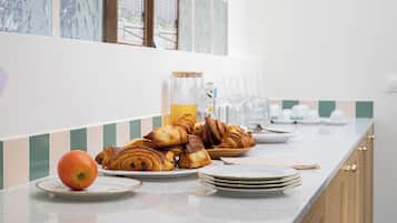 Petit déjeuner préparé sur commande (15 EUR par personne)