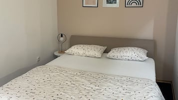 1 bedroom, iron/ironing board, free WiFi, bed sheets